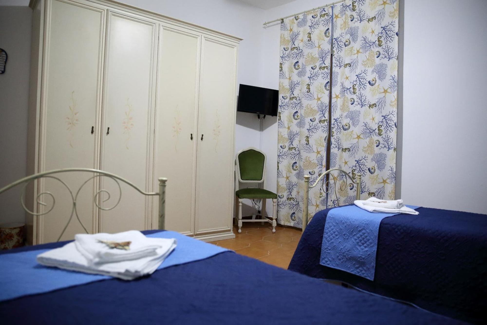 Villa Yellow House Licata Szoba fotó
